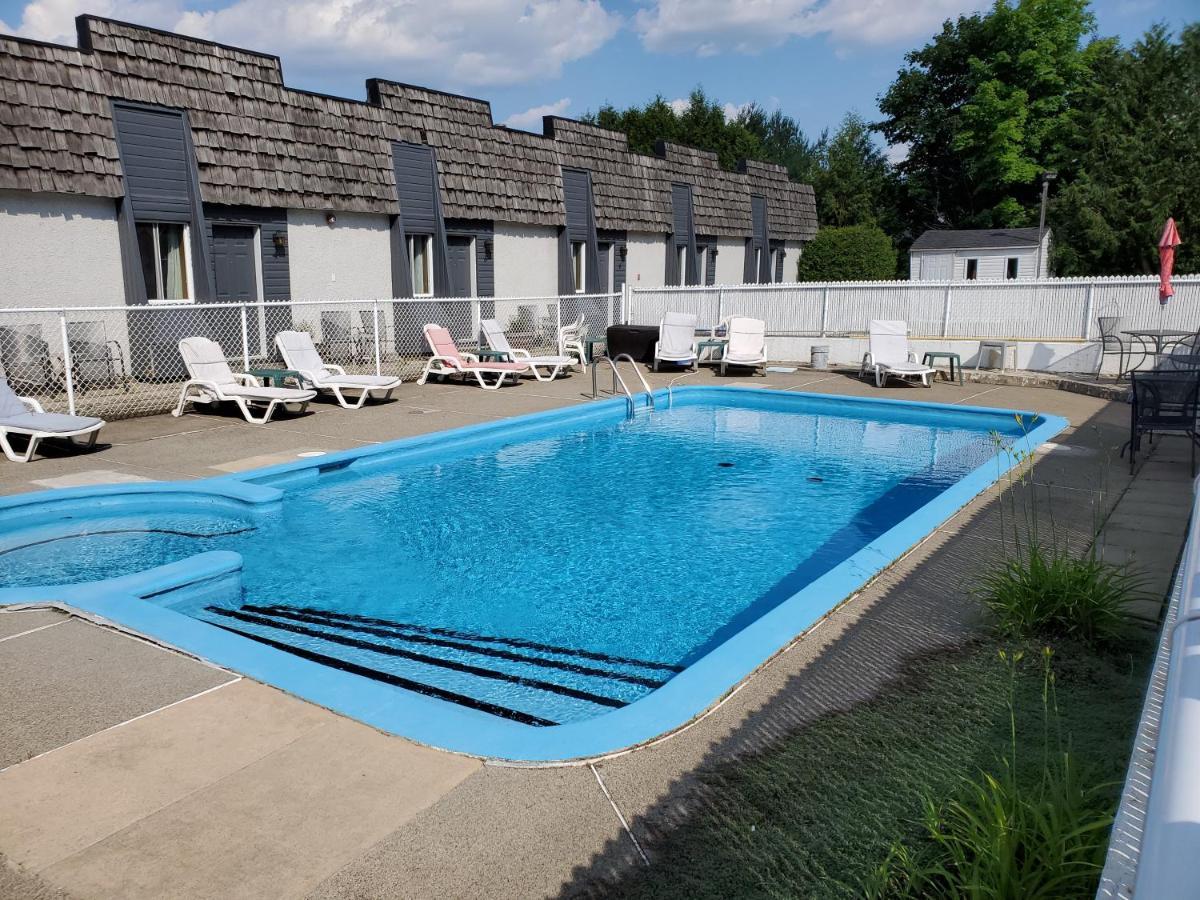 Auberge Champetre Sainte-Adèle Eksteriør billede
